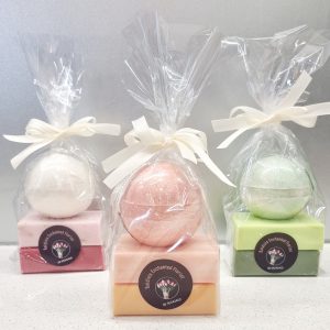 Tilley bath bomb and soap bundle