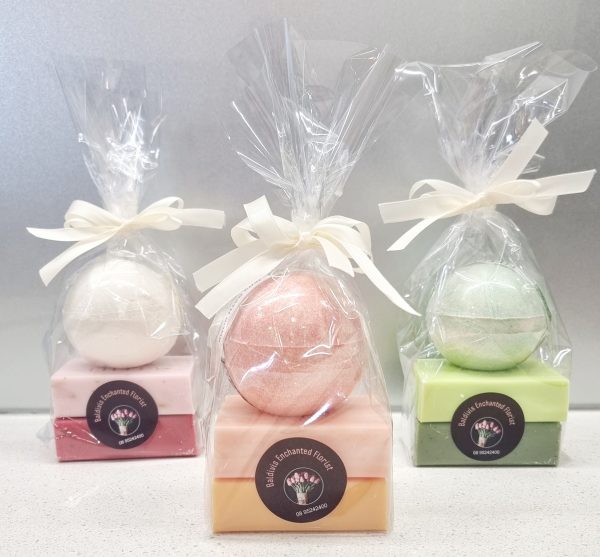 Tilley bath bomb and soap bundle